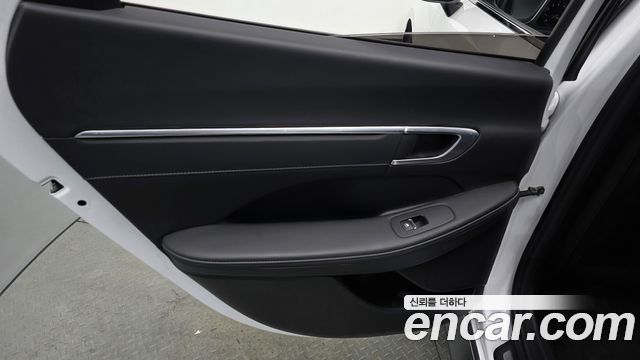 Hyundai Sonata 2022 — photo 15