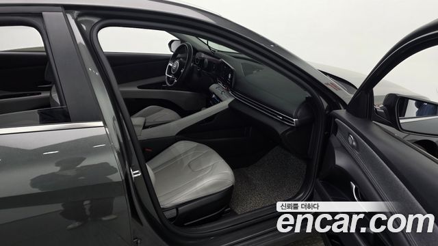Hyundai AVANTE 2021 — photo 17
