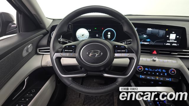 Hyundai AVANTE 2021 — photo 19