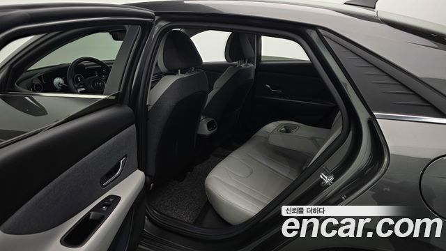 Hyundai AVANTE 2021 — photo 16