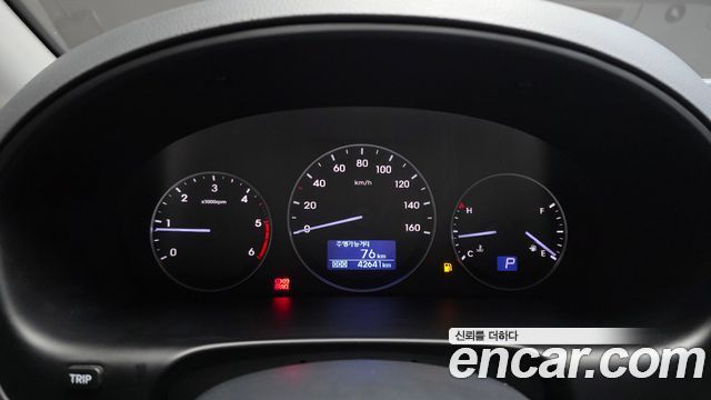 Hyundai Starex 2017 — photo 11