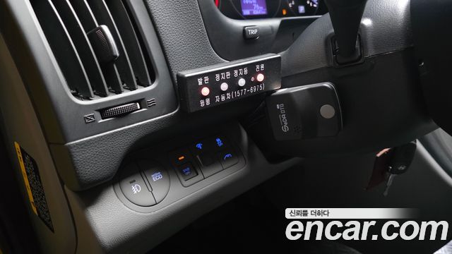Hyundai Starex 2017 — photo 25