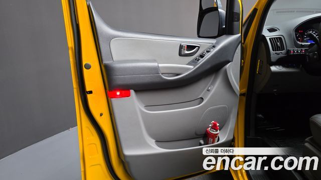 Hyundai Starex 2017 — photo 14