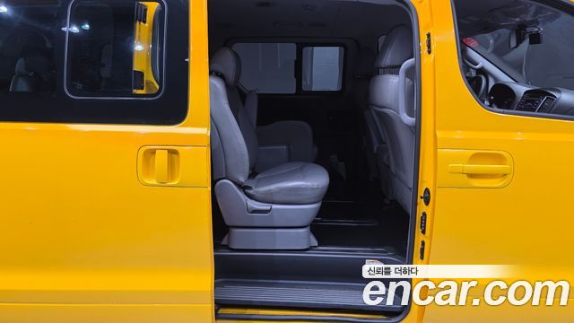 Hyundai Starex 2017 — photo 15