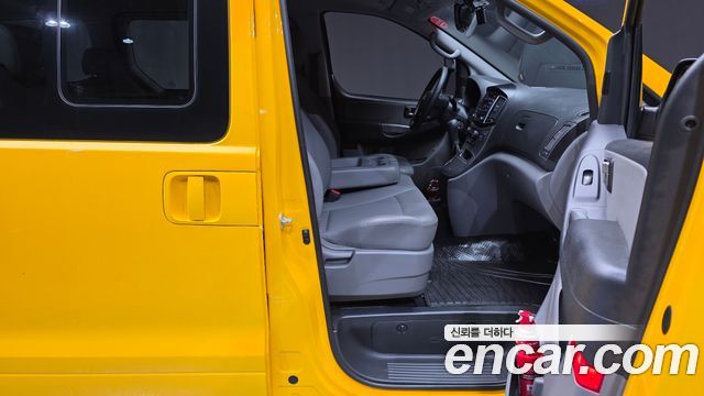 Hyundai Starex 2017 — photo 16