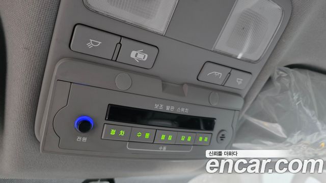 Hyundai Starex 2017 — photo 30
