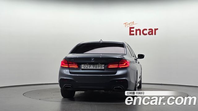BMW 5-Series 2018 — photo 4