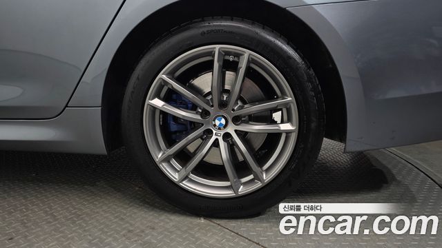 BMW 5-Series 2018 — photo 7