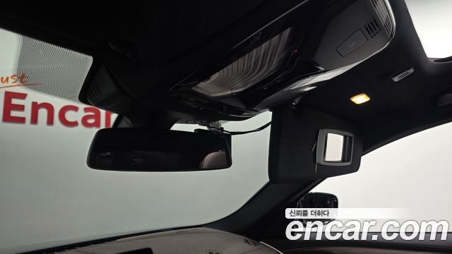 BMW 5-Series 2018 — photo 33