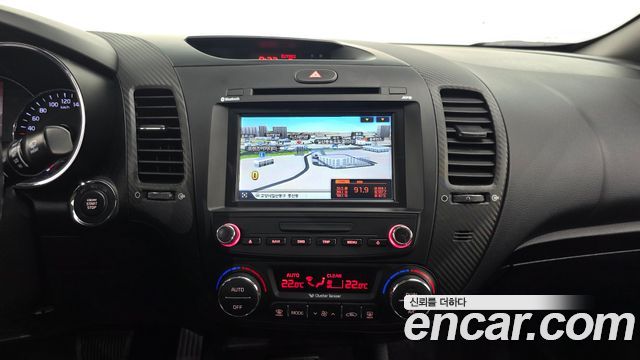 Kia K3 2013 — photo 20
