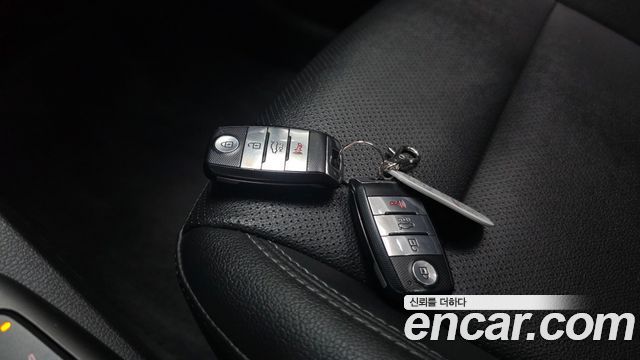 Kia K3 2013 — photo 31