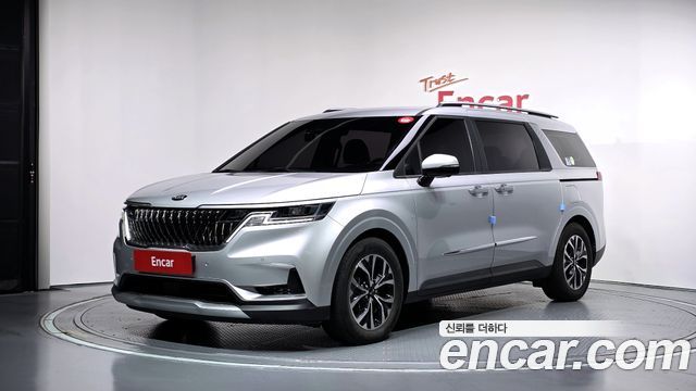 Kia Canival 2021 — photo 1