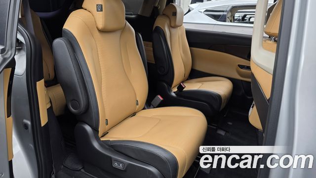 Kia Canival 2021 — photo 17