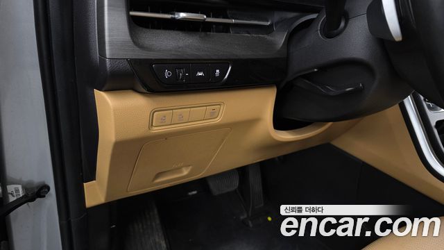 Kia Canival 2021 — photo 24