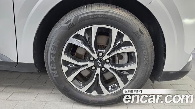 Kia Canival 2021 — photo 7