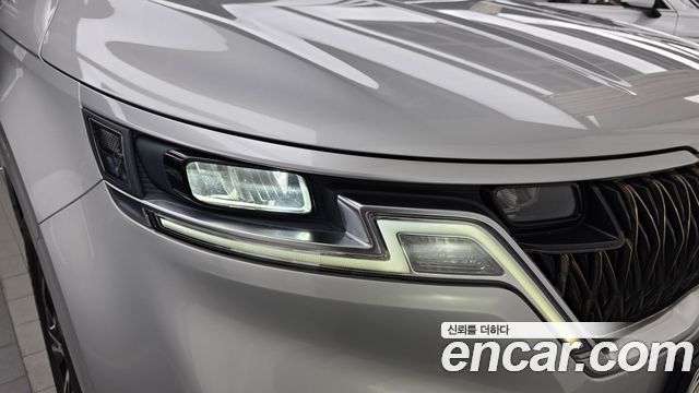 Kia Canival 2021 — photo 8
