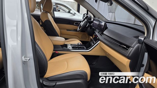 Kia Canival 2021 — photo 16
