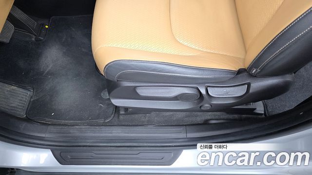 Kia Canival 2021 — photo 31