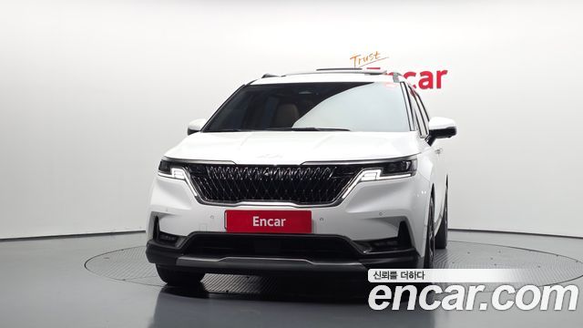 Kia Canival 2023 — photo 3