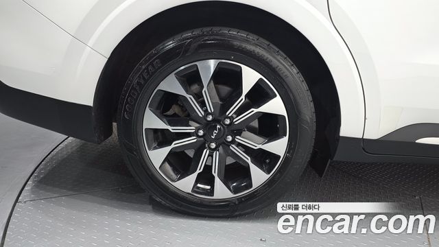 Kia Canival 2023 — photo 5