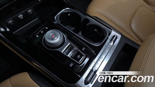 Kia Canival 2023 — photo 9