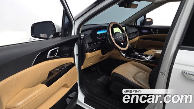 Kia Canival 2023 — photo 10