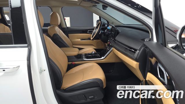 Kia Canival 2023 — photo 11