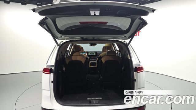 Kia Canival 2023 — photo 20