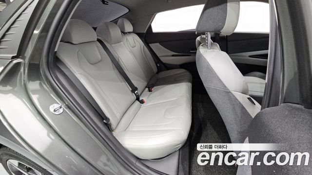 Hyundai AVANTE 2021 — photo 17