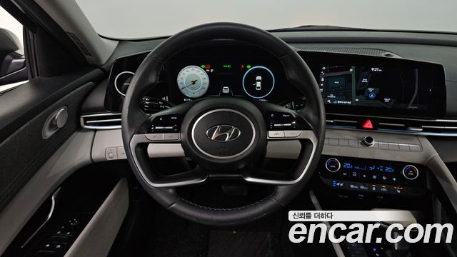 Hyundai AVANTE 2021 — photo 19