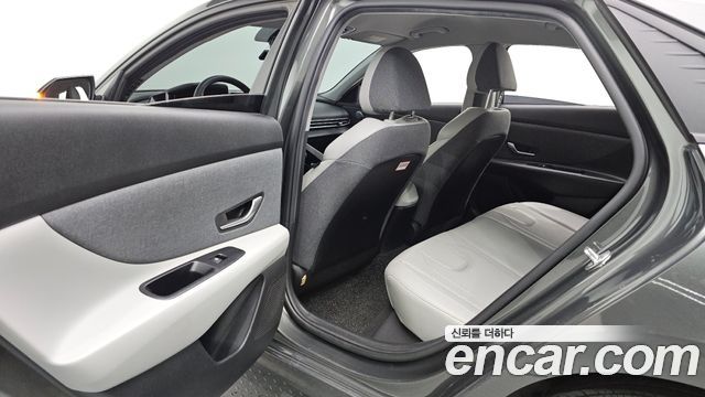 Hyundai AVANTE 2021 — photo 16