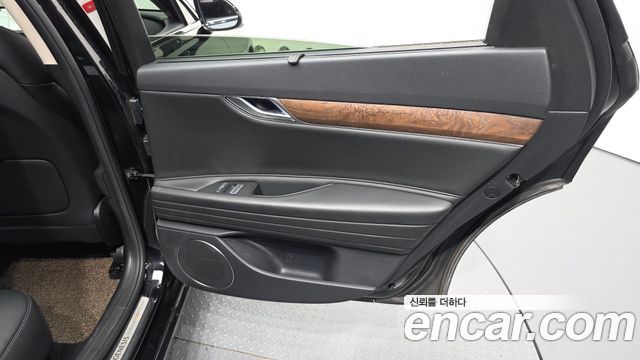 Genesis G80 2022 — photo 15