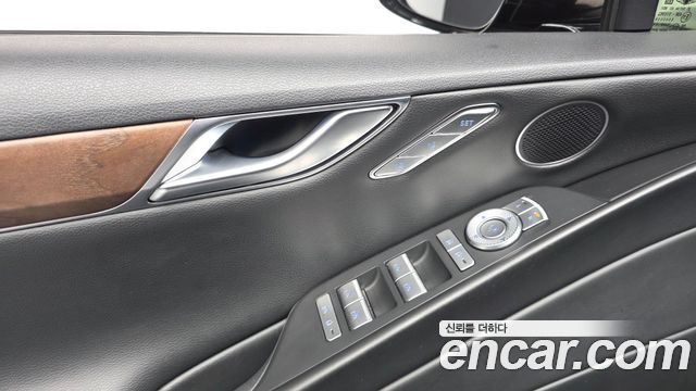 Genesis G80 2022 — photo 29