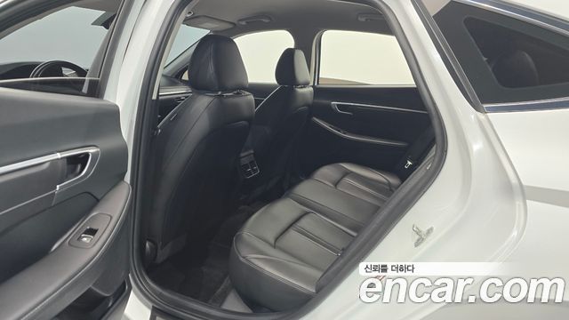 Hyundai Sonata 2022 — photo 11