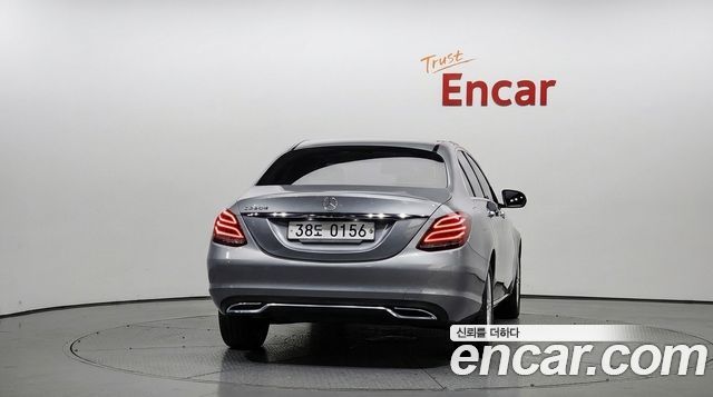 Mercedes-Benz C-Class 2016 — photo 4