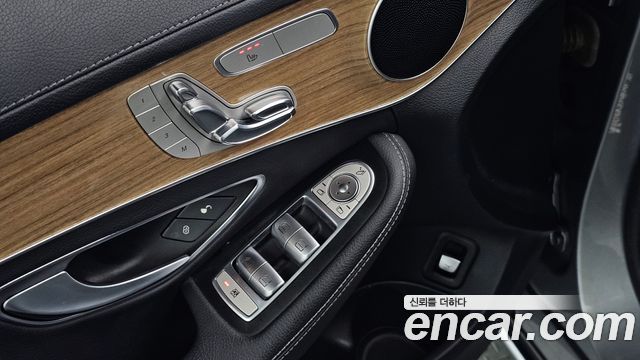 Mercedes-Benz C-Class 2016 — photo 17