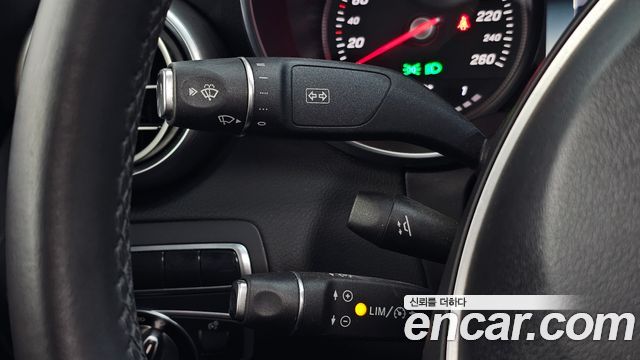 Mercedes-Benz C-Class 2016 — photo 19