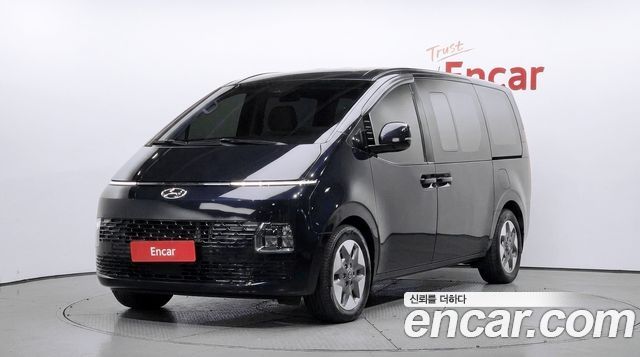 Hyundai Staria 2023 — photo 1