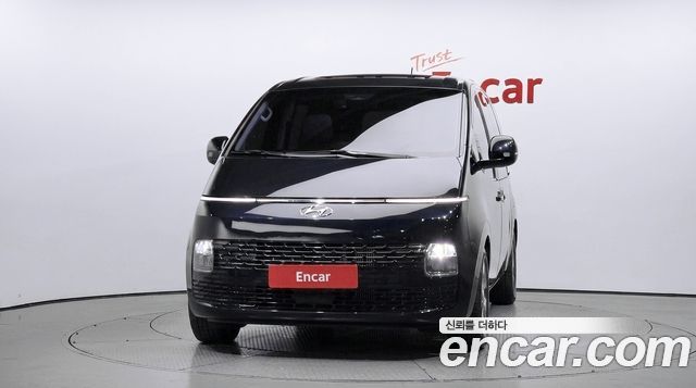 Hyundai Staria 2023 — photo 3