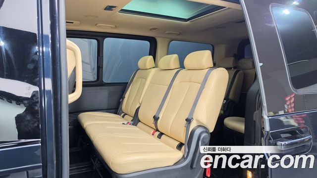 Hyundai Staria 2023 — photo 11