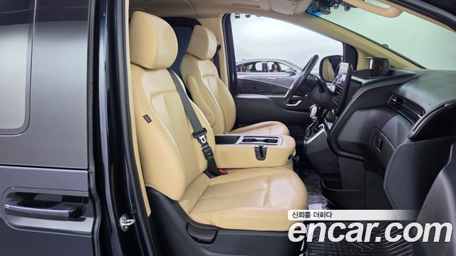Hyundai Staria 2023 — photo 12