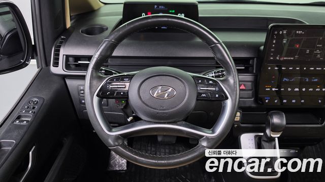 Hyundai Staria 2023 — photo 13