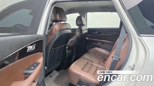 Kia Sorento 2016 — photo 11
