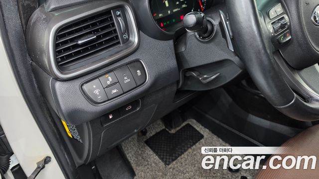 Kia Sorento 2016 — photo 17