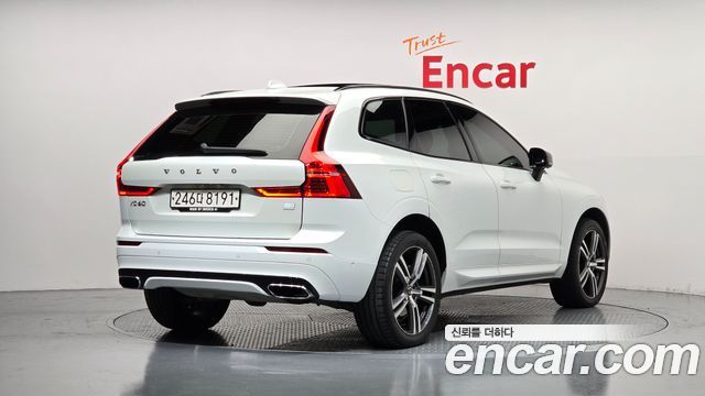 Volvo XC60 2021 — photo 2