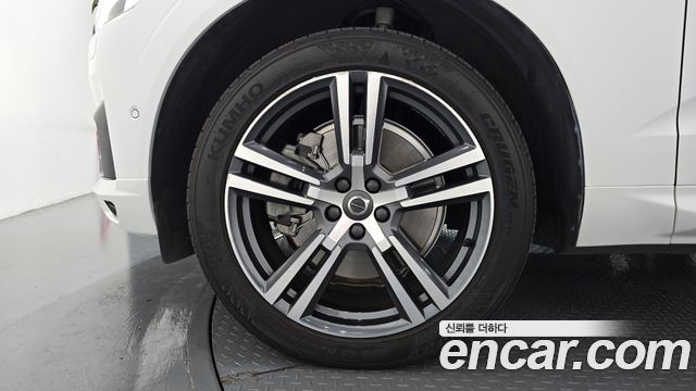 Volvo XC60 2021 — photo 5
