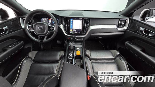 Volvo XC60 2021 — photo 7