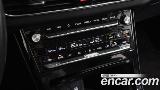 Kia K7 2020 — photo 24
