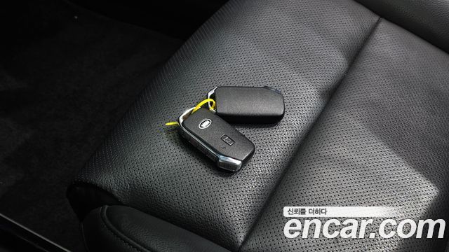 Kia K7 2020 — photo 31