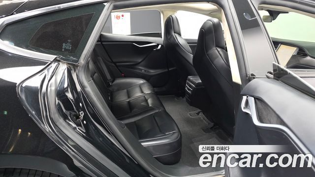 Tesla Model S 2018 — photo 12
